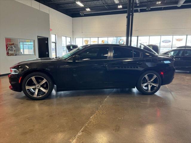2017 dodge charger se