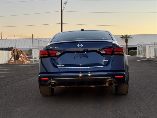 2022 nissan altima sr