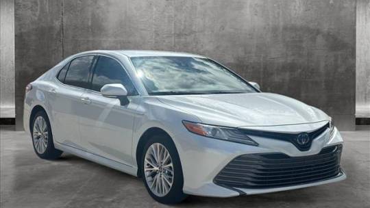 2020 toyota camry hybrid xle