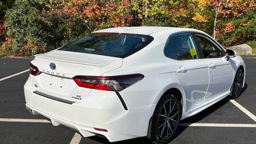 2023 toyota camry hybrid se