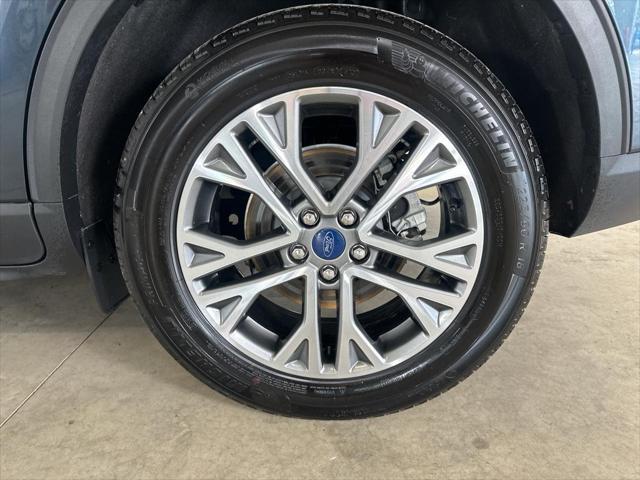 2022 ford escape sel