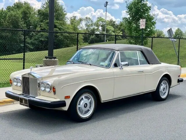 1983 rolls royce corniche, convertible, two owners, very clean, maintained