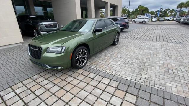 2018 chrysler 300 touring