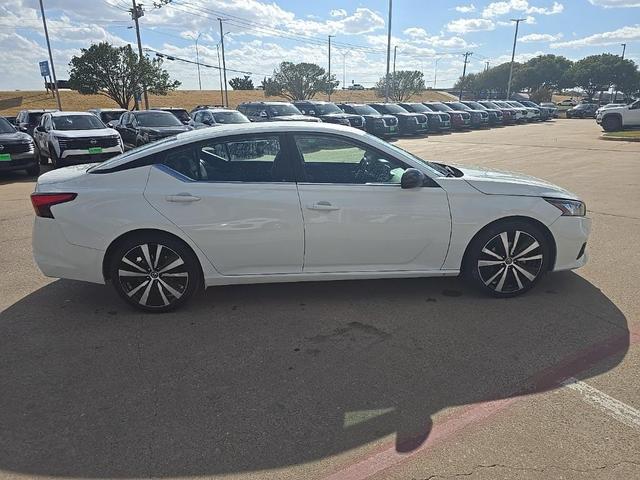 2022 nissan altima 2.5 sr