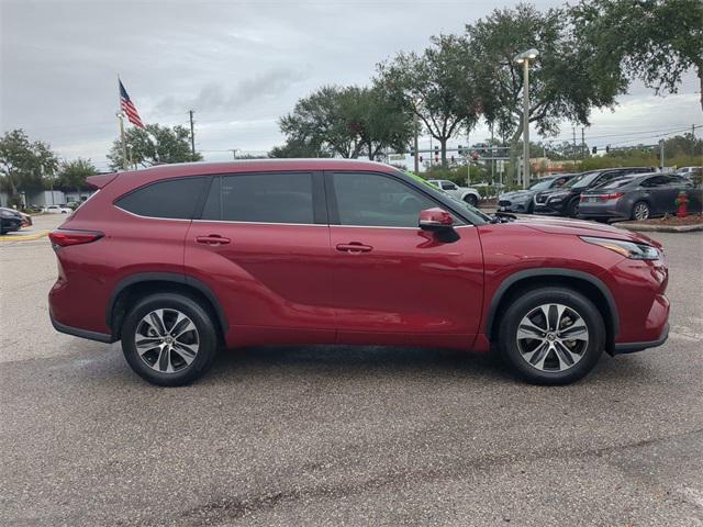 2022 toyota highlander xle
