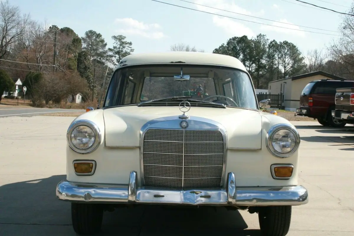1964 mercedes-benz 190c-kombiwagen