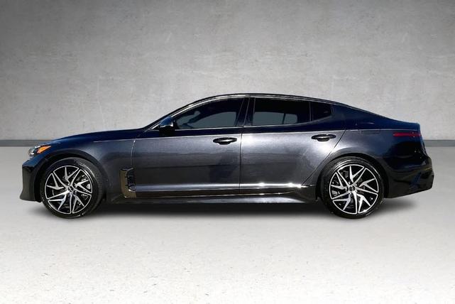 2022 kia stinger gt-line