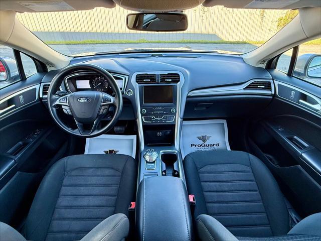 2019 ford fusion se