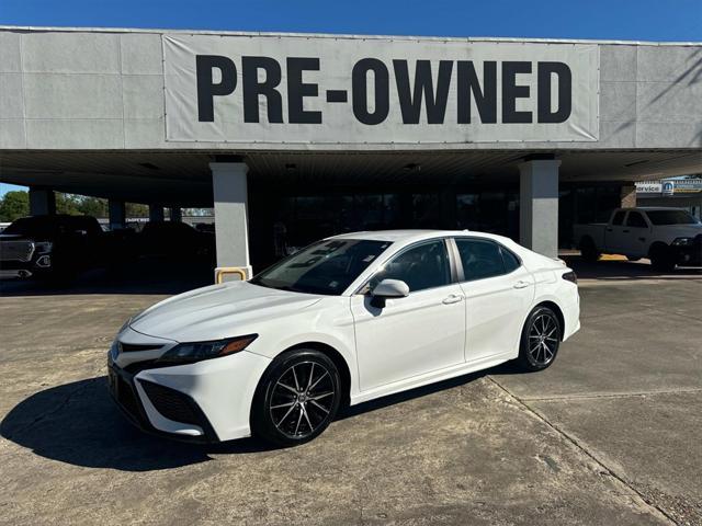 2021 toyota camry se