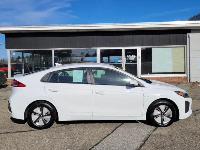 2017 hyundai ioniq hybrid blue hatchback 4d in belmont, new hampshire