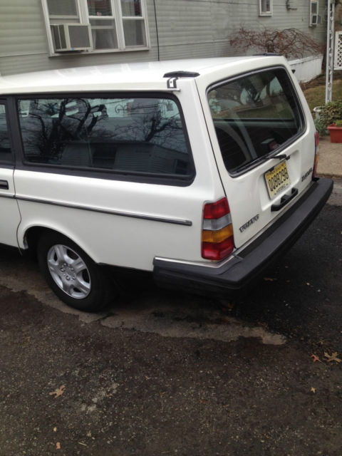 1989 volvo dl wagon