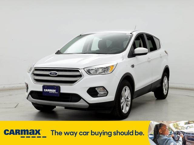 2019 ford escape se