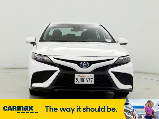 2024 toyota camry hybrid se
