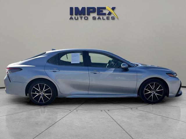 2021 toyota camry se