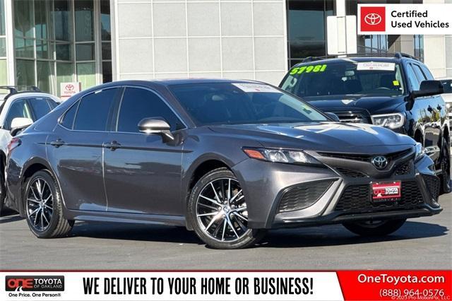 2023 toyota camry se
