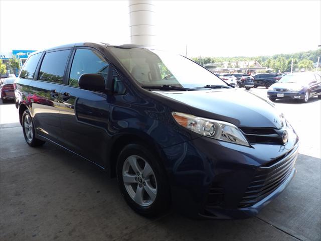 2020 toyota sienna le