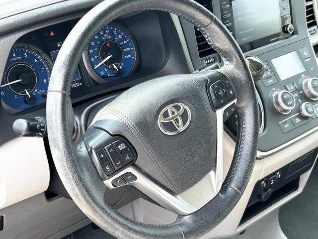2020 toyota sienna xle