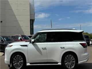 2025 Infiniti QX80 luxe