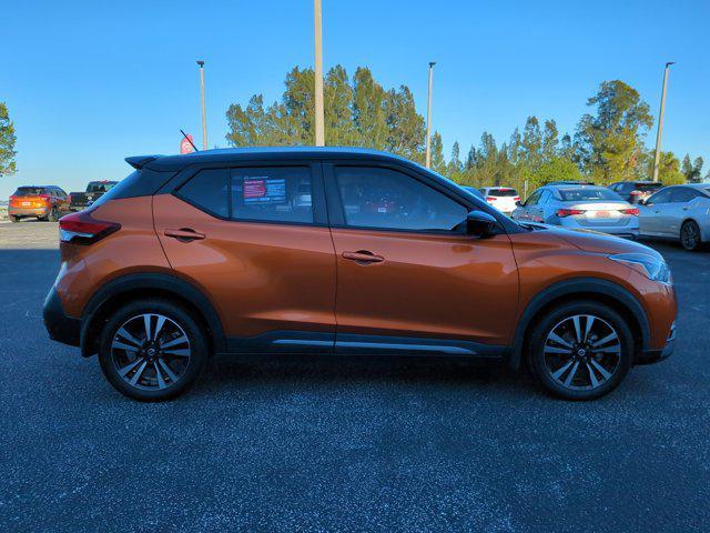 2020 nissan kicks sr