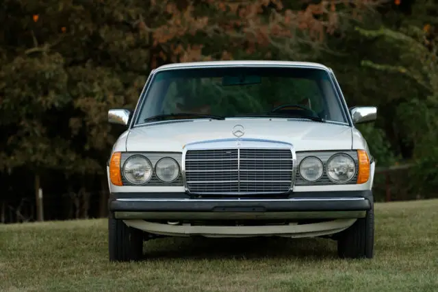 1977 mercedes-benz 300d - low mileage
