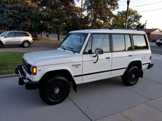 1991 mitsubishi montero ls 4x4 suv – 1st gen automatic trans – rare – white