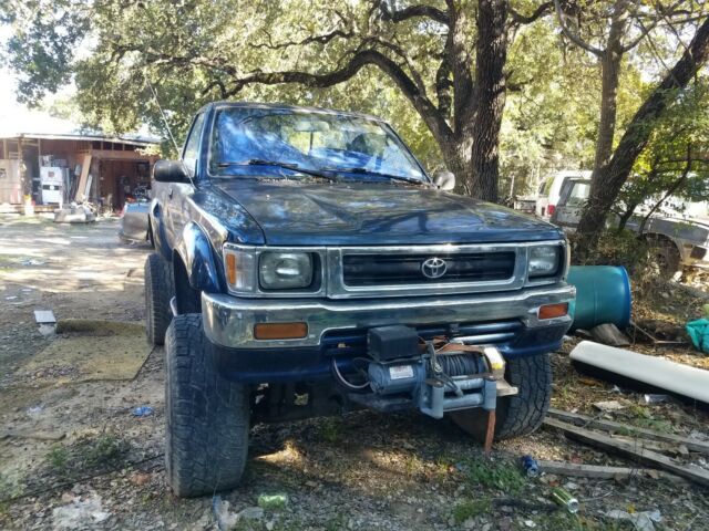 1992 toyota hilux sr5 4x4 nice little truck