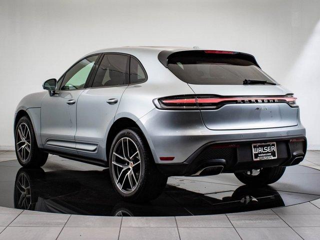 2022 porsche macan