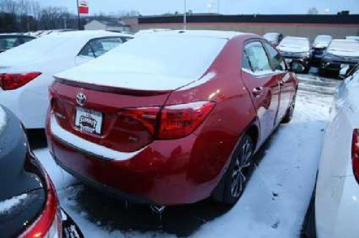 2018 toyota corolla se in akron, oh