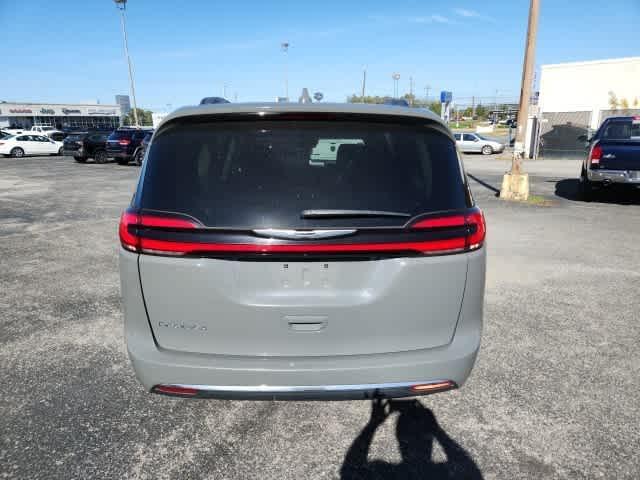 2022 chrysler pacifica touring-l