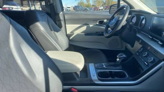 2023 kia carnival lx