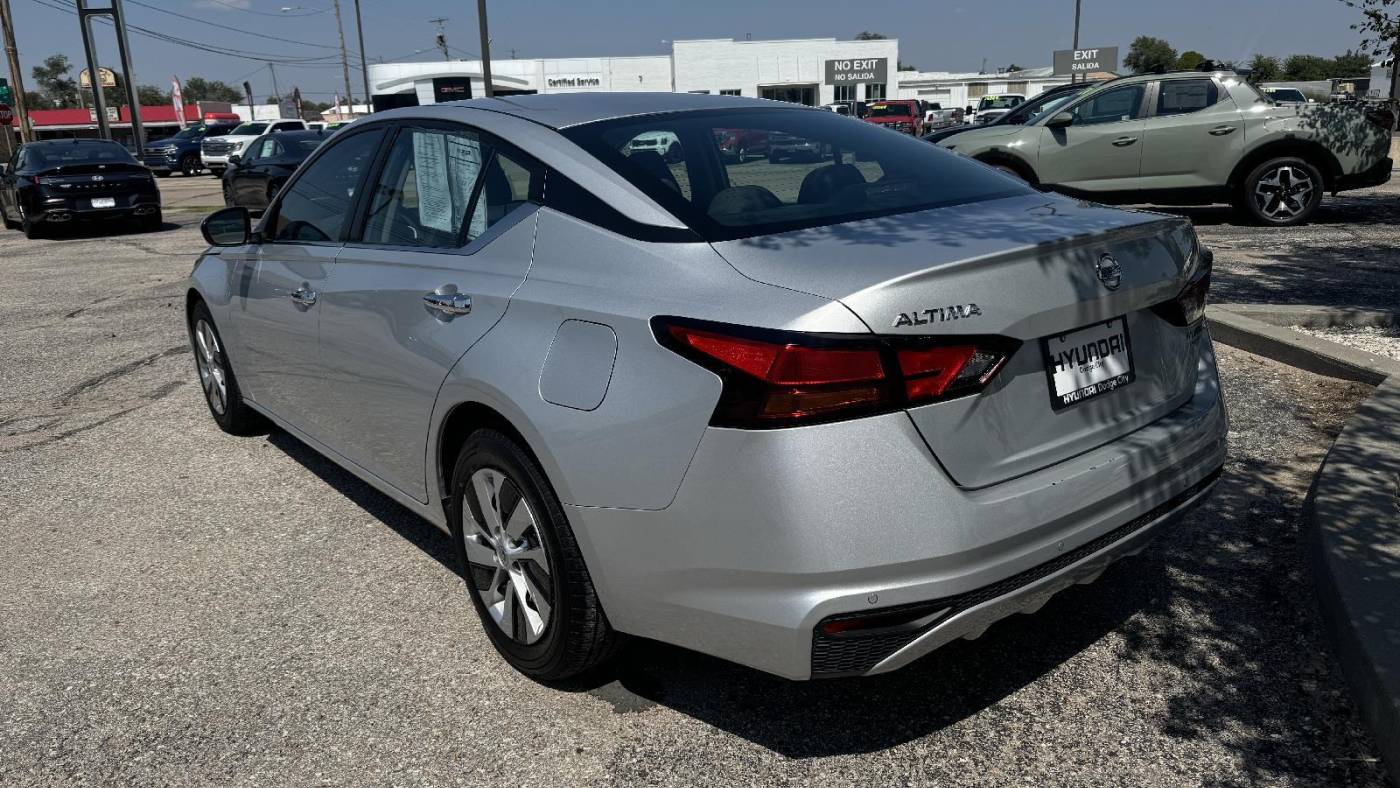 2022 nissan altima 2.5 s