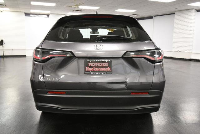 2023 honda hr-v lx