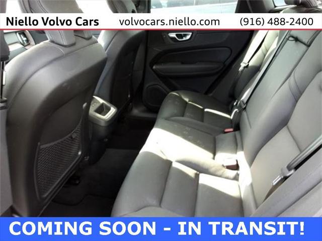 2024 volvo xc60 b5 plus dark theme