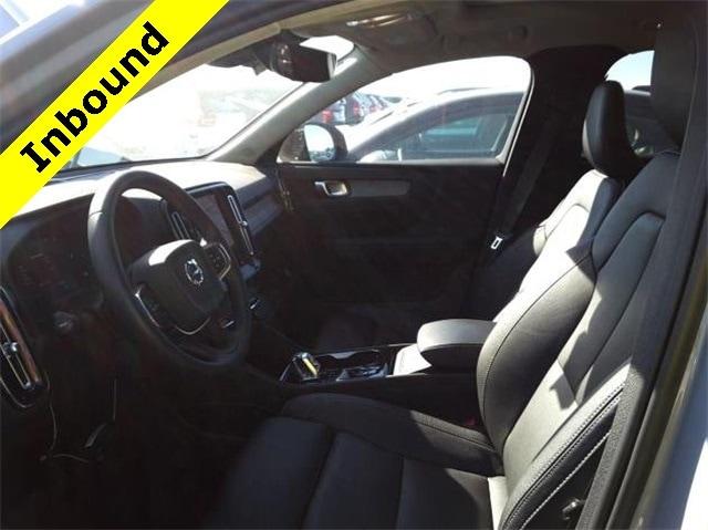 2024 volvo xc40 b5 plus dark