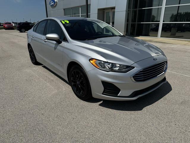 2019 ford fusion hybrid se