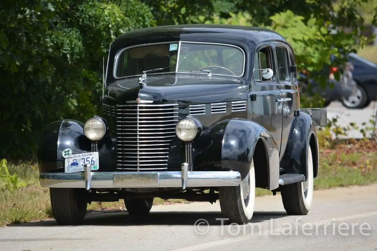 1938 cadillac sedan