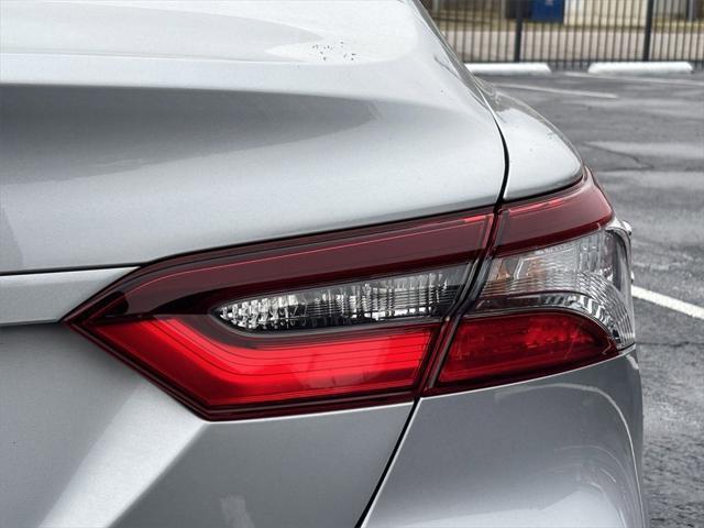 2024 toyota camry le