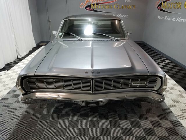 **no reserve!!!!** 1968 ford ltd