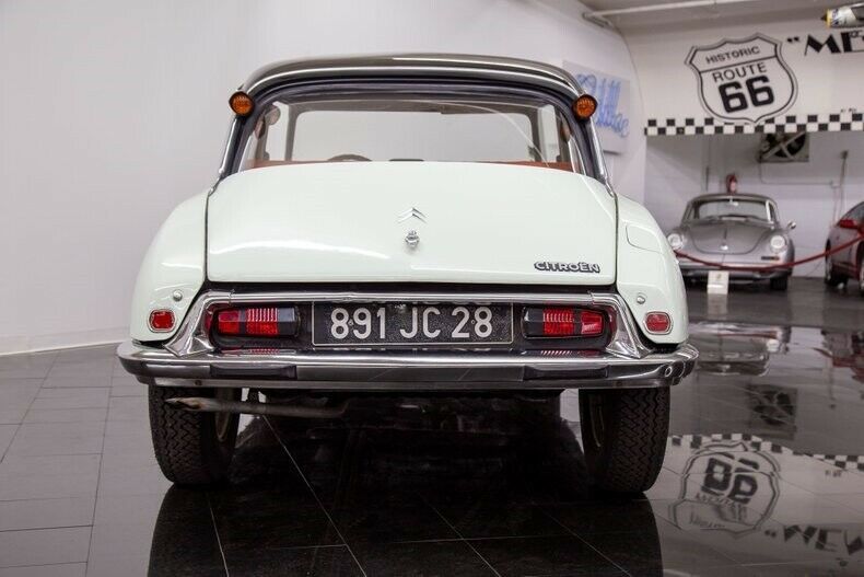 1967 citroen id19 sedan 4 speed manual 1911cc
