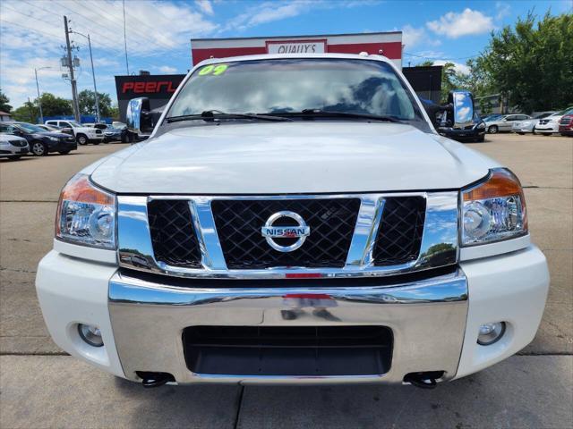 2009 nissan titan le crew cab