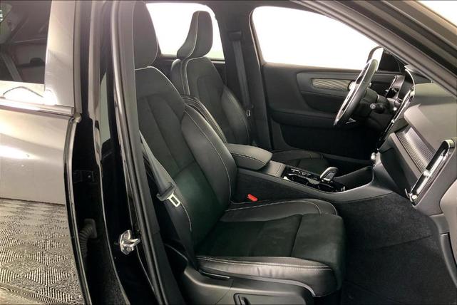 2021 volvo xc40 t4 r-design