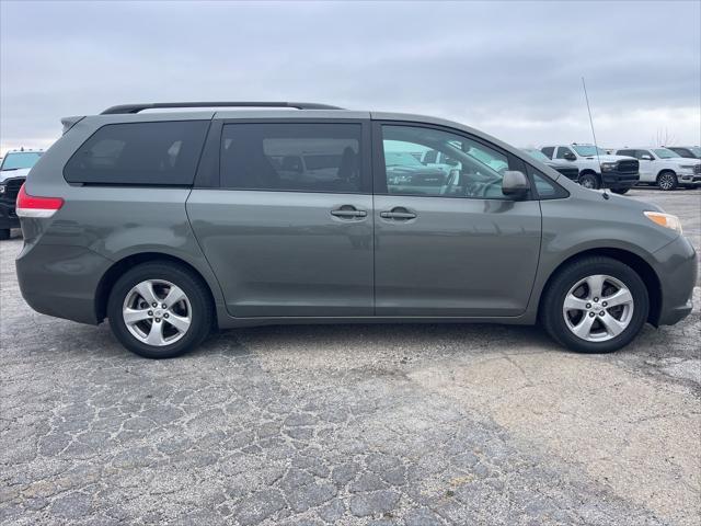 2011 toyota sienna base