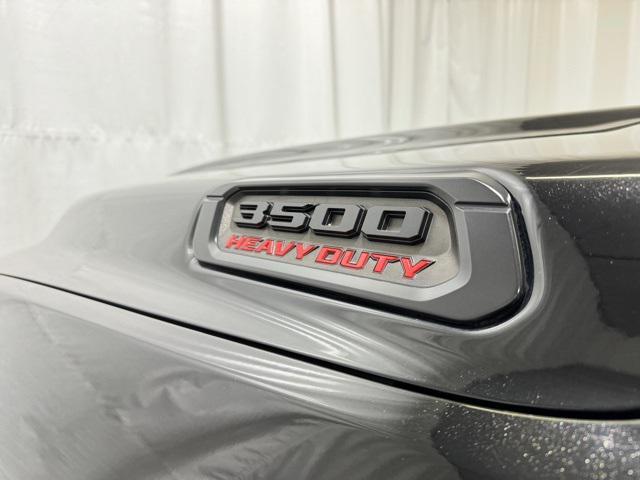 2020 ram 3500 limited crew cab 4x4 8' box