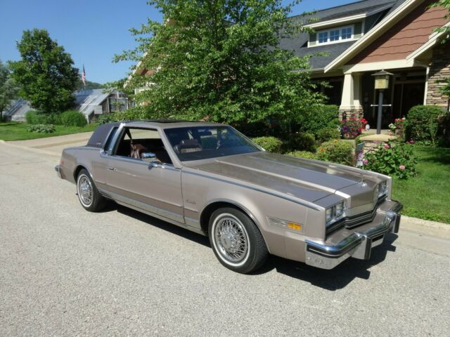 1984 oldsmobile toronado brougham caliente