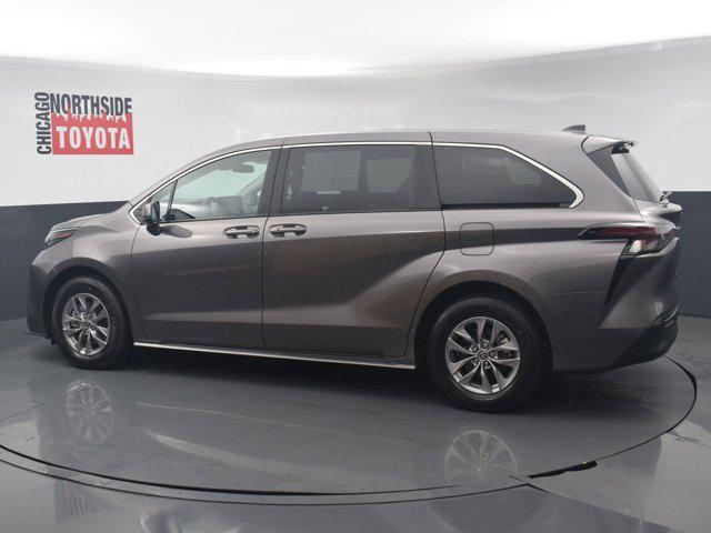 2023 toyota sienna le