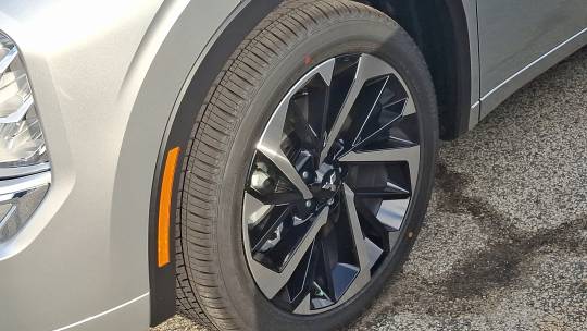 2025 Mitsubishi Outlander