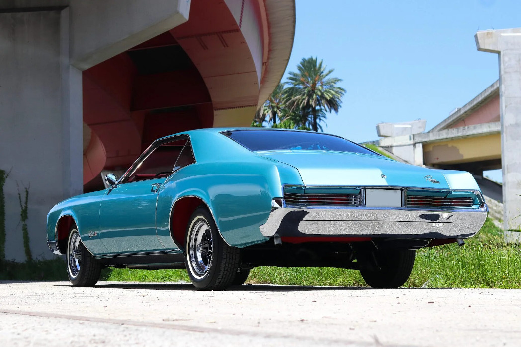 buick riviera gs