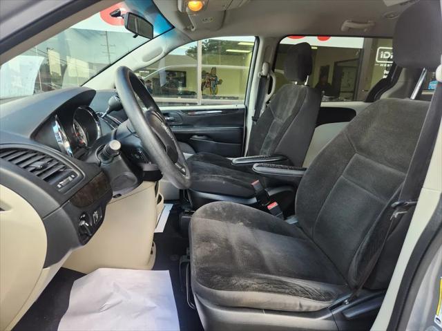 2017 dodge grand caravan se