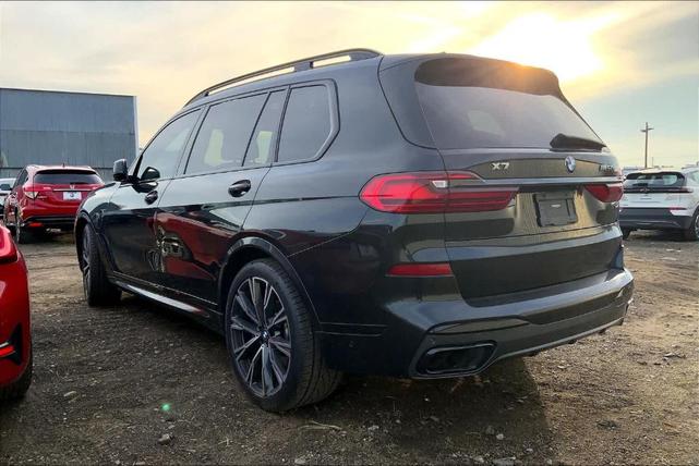 2022 bmw x7 m50i