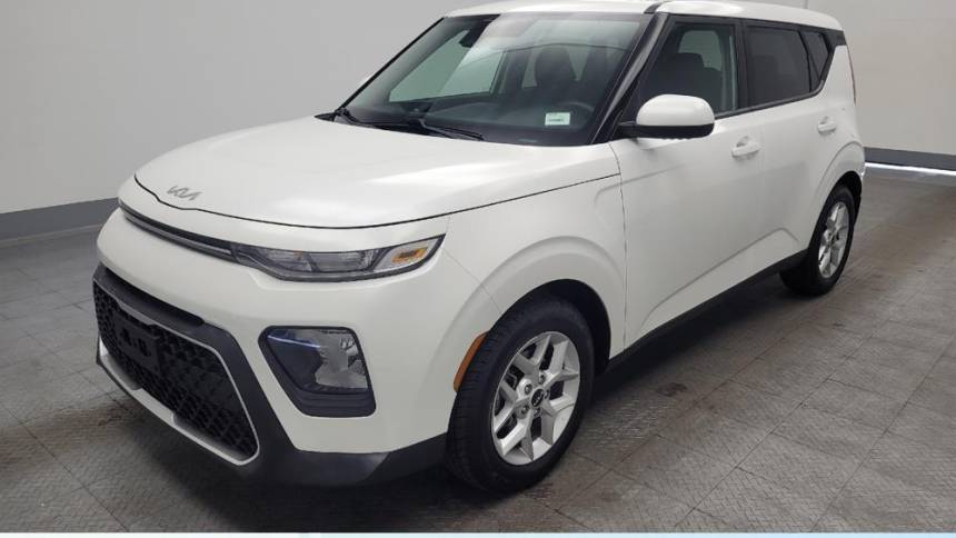 2022 kia soul lx